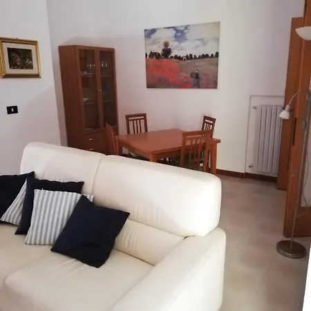 Apartment Luminoso Con Ampio Balcone Vista Mare